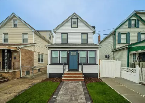 21516 106th Ave, New York, NY 11429