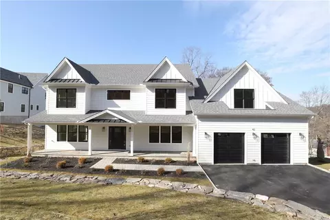 42 Mulligan Ln, Greenburgh, NY 10533