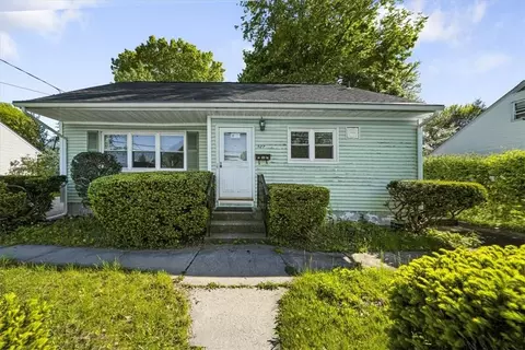 927 Albert Rd, Peekskill, NY 10566