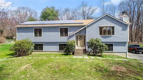 34 Maple Row, Cortlandt, NY 10517
