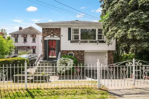 1810 Hammersley Ave, New York, NY 10469