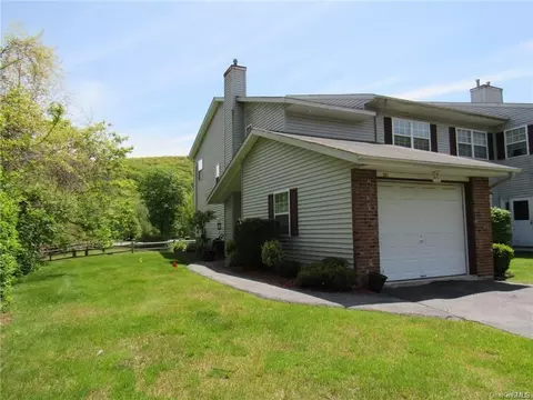 301 Heritage Ln, Monroe, NY 10950