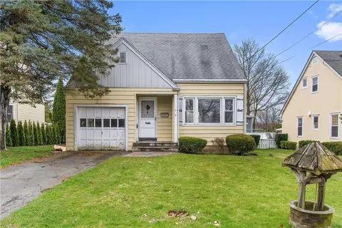 9 Shelley Ave, Mount Pleasant, NY 10595