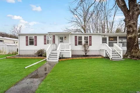 4 Michael Ln, Beacon, NY 12508