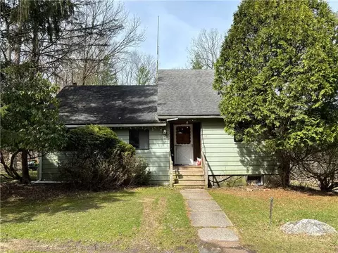 237 County Road 21, Lloyd, NY 12719