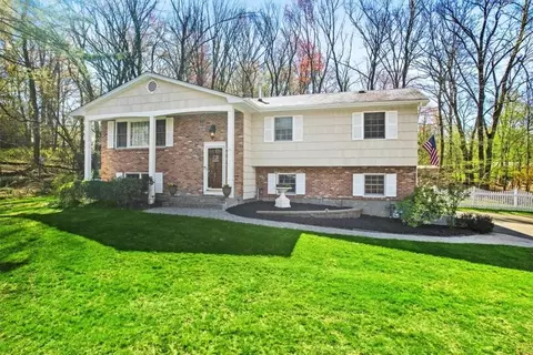 10 Trap Rock Cir, Clarkstown, NY 10956