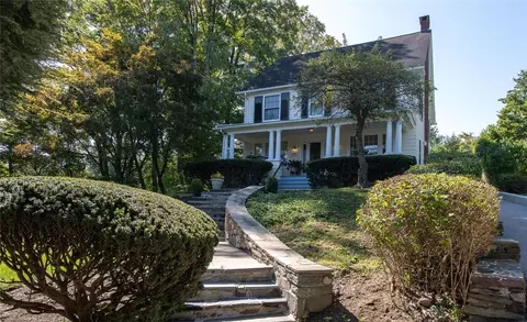 131 Hooker Ave, Poughkeepsie, NY 12601