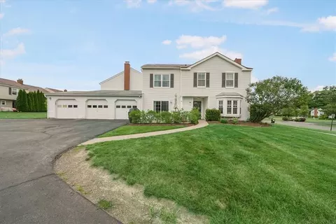251 Homestead Village Dr, Warwick, NY 10990