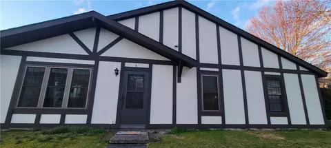 9 Sunny Brook Cir, Lloyd, NY 12528