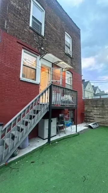 2671 Bainbridge Ave, New York, NY 10458