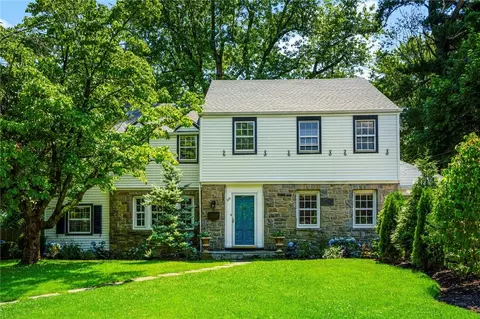 99 Aberfoyle Rd, New Rochelle, NY 10804