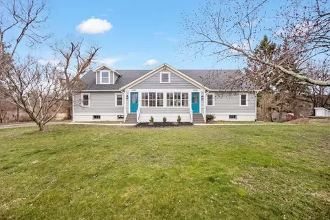 160 Oswego Rd, Pleasant Valley, NY 12569