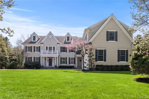 41 Saxon Woods Rd, White Plains, NY 10605