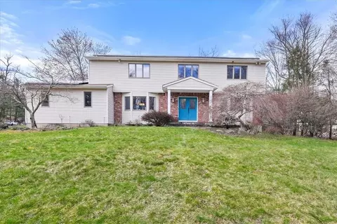 14 White Birch Ct, Clarkstown, NY 10956