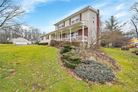 18 Hillside Ter, Monroe, NY 10950