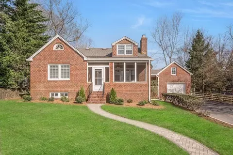 2 Mckinley Pl, Greenburgh, NY 10502