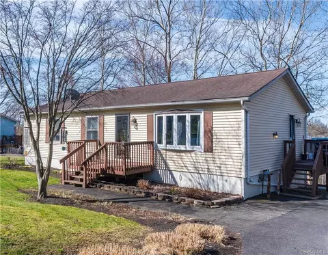 51 Fleetwood Dr, Newburgh, NY 12550