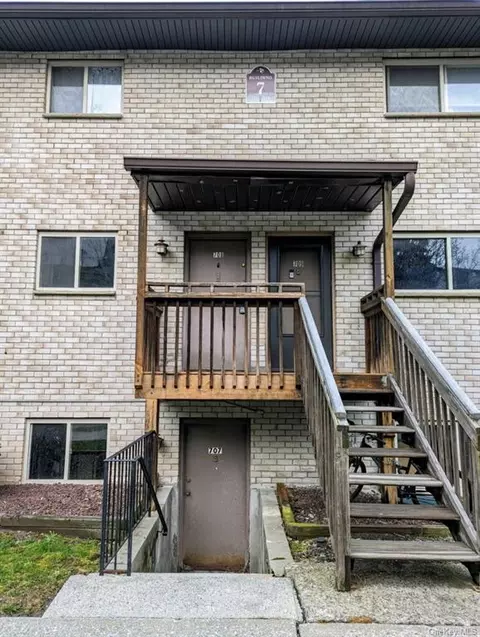 26 Cooper Rd #708, Poughkeepsie, NY 12603