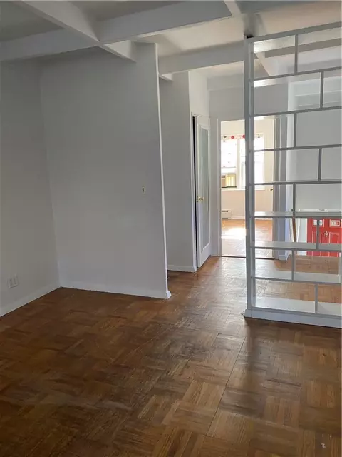 8015 Main St #1-F, New York, NY 11435