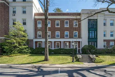 4 Brooklands #1-I, Yonkers, NY 10708