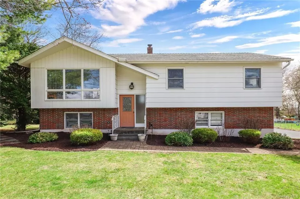 36 Friendly Rd, Mahopac, NY 10541 36 Photos Movoto