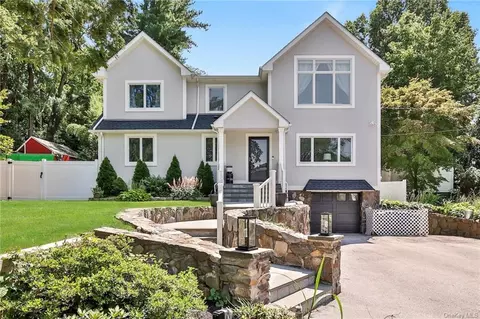 26 Spring St, Mount Pleasant, NY 10532