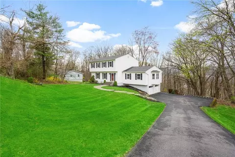 40 Woodland Dr, Wappingers Falls, NY 12590