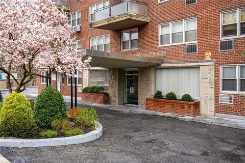 385 Mclean Ave #4D, Yonkers, NY 10705