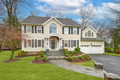 6 Ellis Ct, Rye, NY 10580