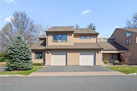 65 Contempra Cir, Orangetown, NY 10983