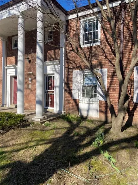 80-15 Main St #1-C, Briarwood, NY 11435
