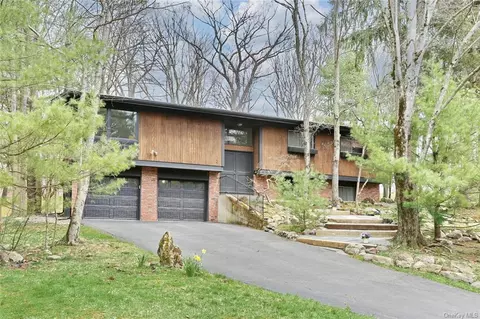 3 Colt Ct, Clarkstown, NY 10956