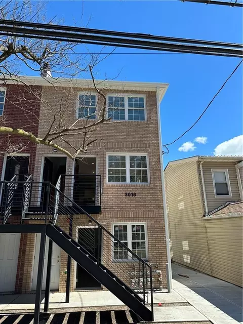 3016 Bouck Ave, New York, NY 10469