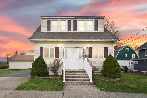 26 Hill St, Middletown, NY 10940
