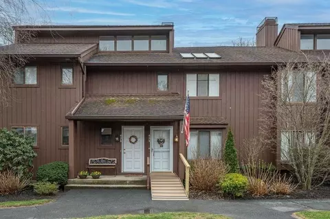 431 Panorama Dr, Yorktown, NY 10547