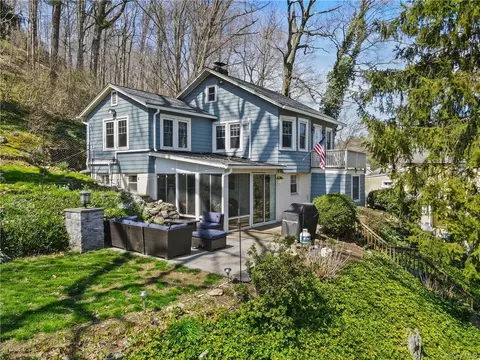 89 S Kensico Ave, Mount Pleasant, NY 10595
