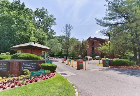 1342 Midland Ave #3C, Yonkers, NY 10708