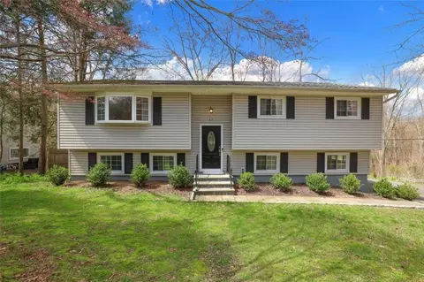 37 Wheeler Dr, Cortlandt, NY 10567