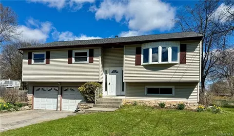 12 Jean Dr, Poughkeepsie, NY 12601
