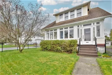233 Hooker Ave, Poughkeepsie, NY 12603