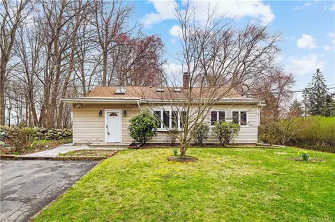 50 Austin Rd, Mahopac, NY 10541