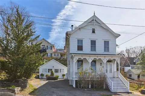 16 Charles St, Rhinebeck, NY 12574