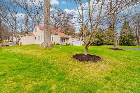 9 Woodside Dr, Warwick, NY 10990