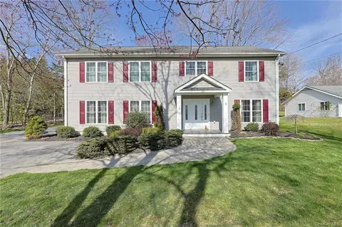 35 Fletcher Dr, Newburgh, NY 12550