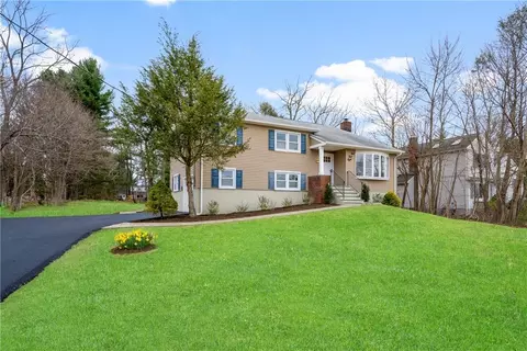 548 Yorkhill Rd, Yorktown, NY 10598