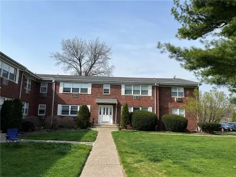 239 N Middletown Rd #D, Orangetown, NY 10965