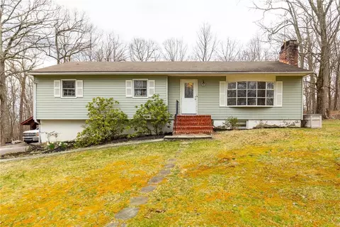 14 Pleasant Hill Rd, East Fishkill, NY 12533
