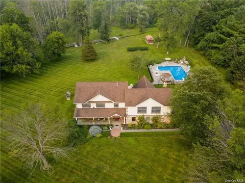 32 Leo Ln, Beekman, NY 12570
