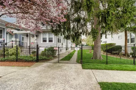 2922 Sommer Pl, New York, NY 10465
