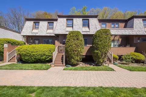 41 Heritage Dr #B, Clarkstown, NY 10956